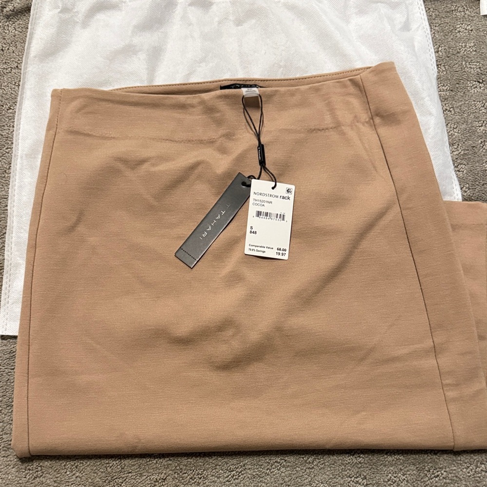 T Tahari women’s Stretch Knit skirt - Camel